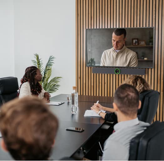 CRESTRON VIDEOBAR 70 -All-in-one collaboration bar for medium and large rooms - Image 3